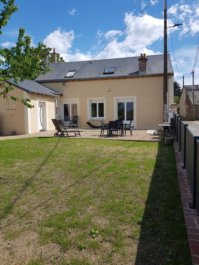 Location de vacances pour 6 personnes, avec vue et jardin à Château-du-Loir - 2