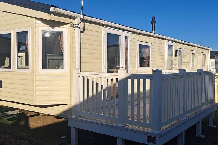 Glamping for 8 people in Camber Sands