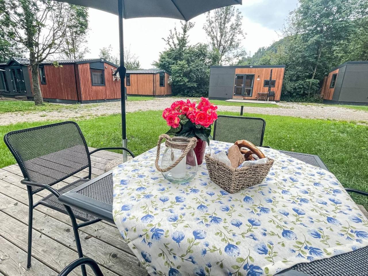 Appartamento intero, Appartamento 'Holiday Home Tiny Haus Sunside' con terrazza condivisa, giardino privato e Wi-Fi in Riedenburg, Altmuhltal