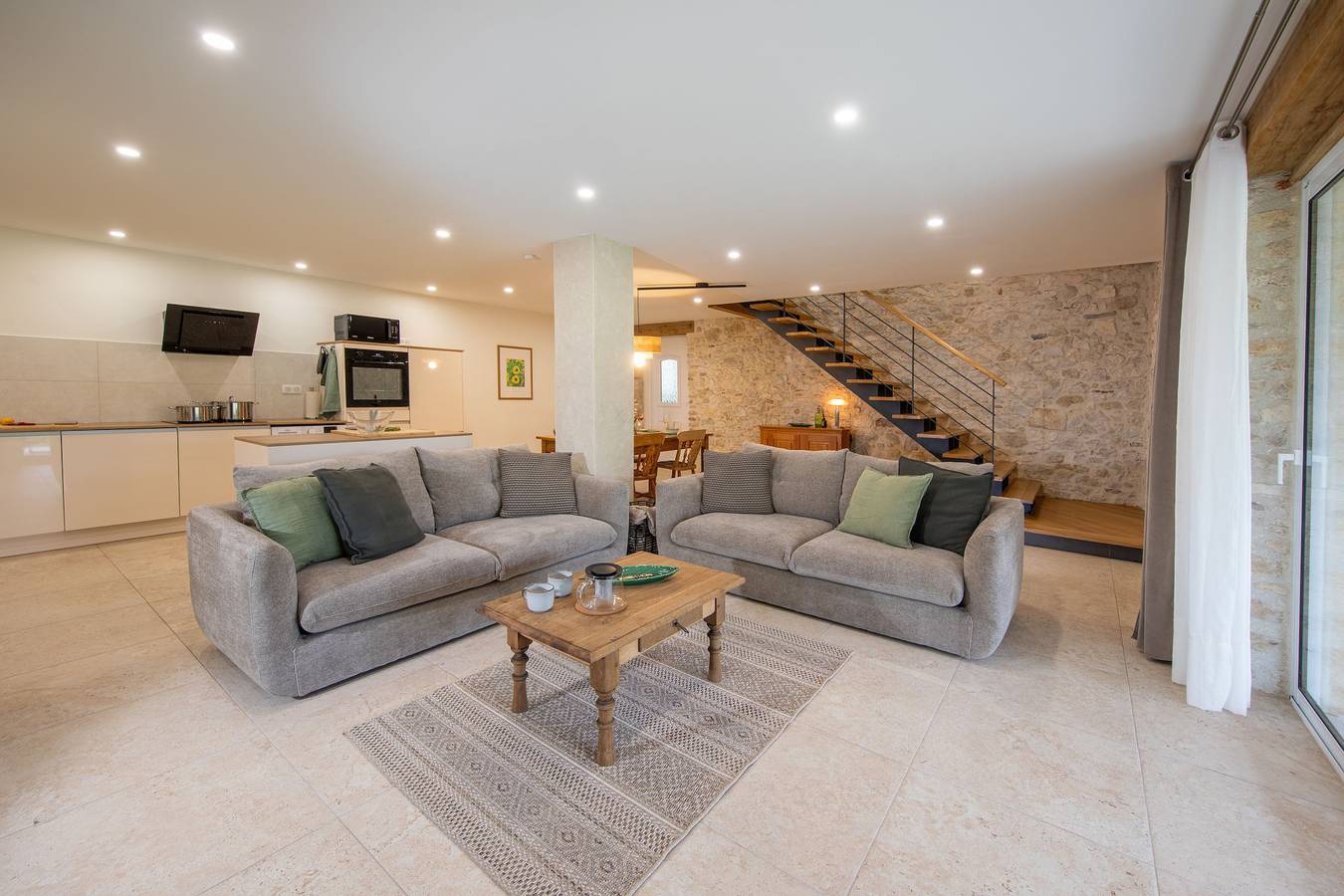 Gîte Coeur des Ondes - Tournesol avec terrasse, jardin partagés et Wi-Fi in Saint-Georges, Région de Villeneuve-sur-Lot