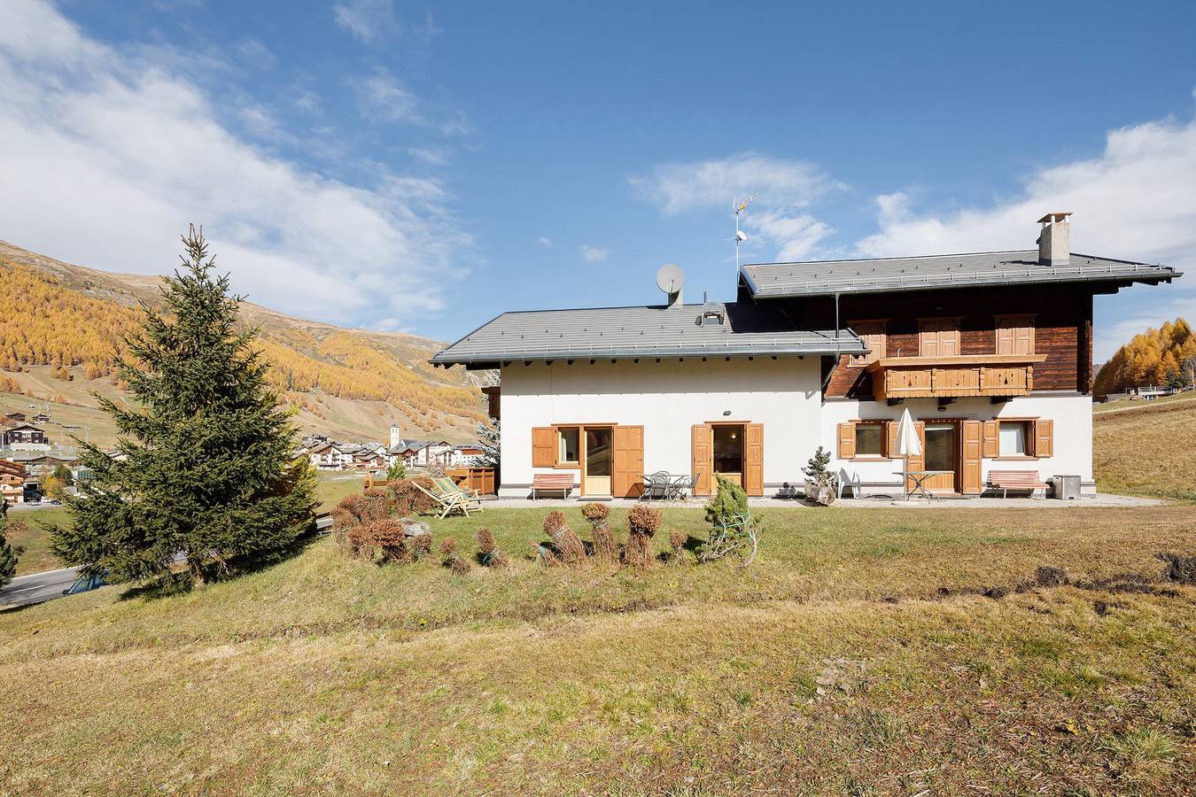 Appartement entier, Appartement avec vue sur les montagnes, jardin commun et Wi-Fi in Livigno, Valtellina