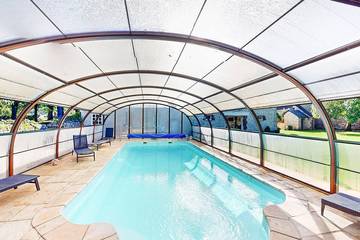 Gîte pour 11 personnes, avec sauna ainsi que terrasse et jardin à Rubercy