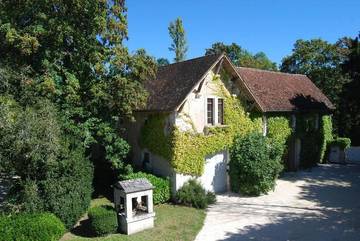 Gîte pour 6 personnes, avec piscine et terrasse à Saint-Paul-Lizonne