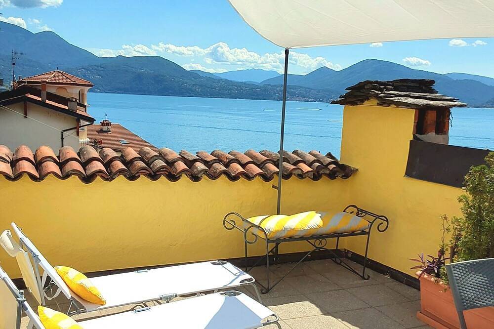 Ganze Wohnung, 2-Zimmer-Wohnung mit 3 Balkonen und fantastischer Seesicht in Cannero, Cannero Riviera