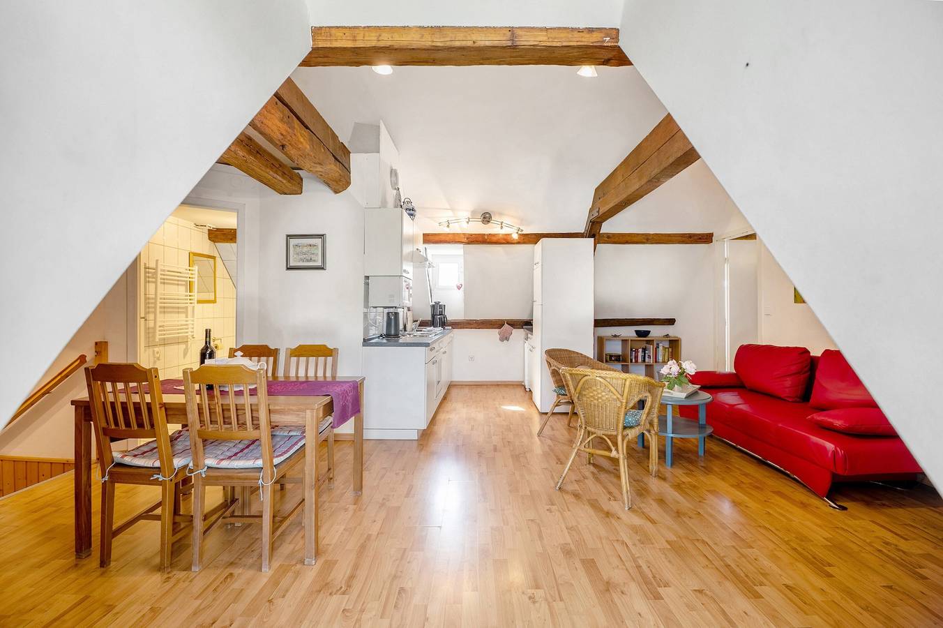 Ganze Wohnung, Ferienwohnung 'Schwalbennest Auf Dem Weingut' mit Gemeinschaftsterrasse und Wlan in Maring-Noviand, Bernkastel-Kues & Umgebung