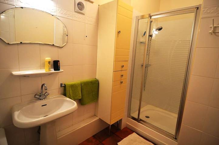 Holiday home for 2 - 45m² - quiet green area - large swimming pool in Souillac, Lot