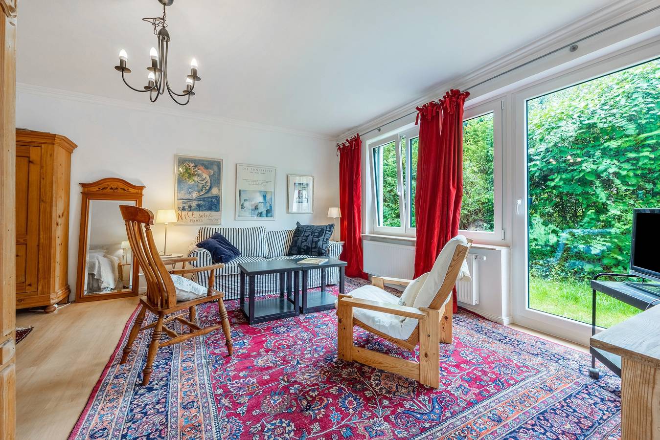 Ganze Wohnung, Ferienwohnung 'Im Reiterparadies' mit privater Terrasse, privatem Garten und Wi-Fi in Salzhausen, Nordheide