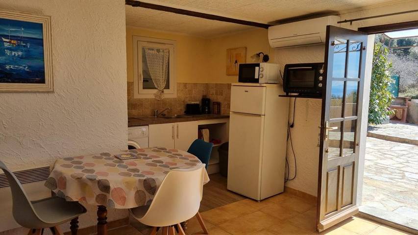 Gîte pour 3 personnes, avec terrasse et vue, animaux acceptés dans Plage de la Marine de Scala - 4
