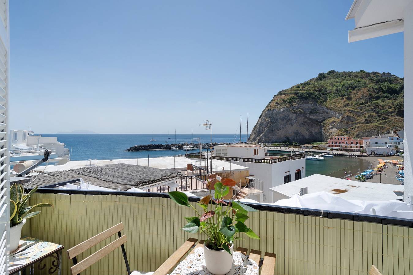 Casa Vacanze 'Casatullio - Sant'angelo D'ischia' con Vista Mare, Wi-Fi e Aria Condizionata in Serrara Fontana, Ischia
