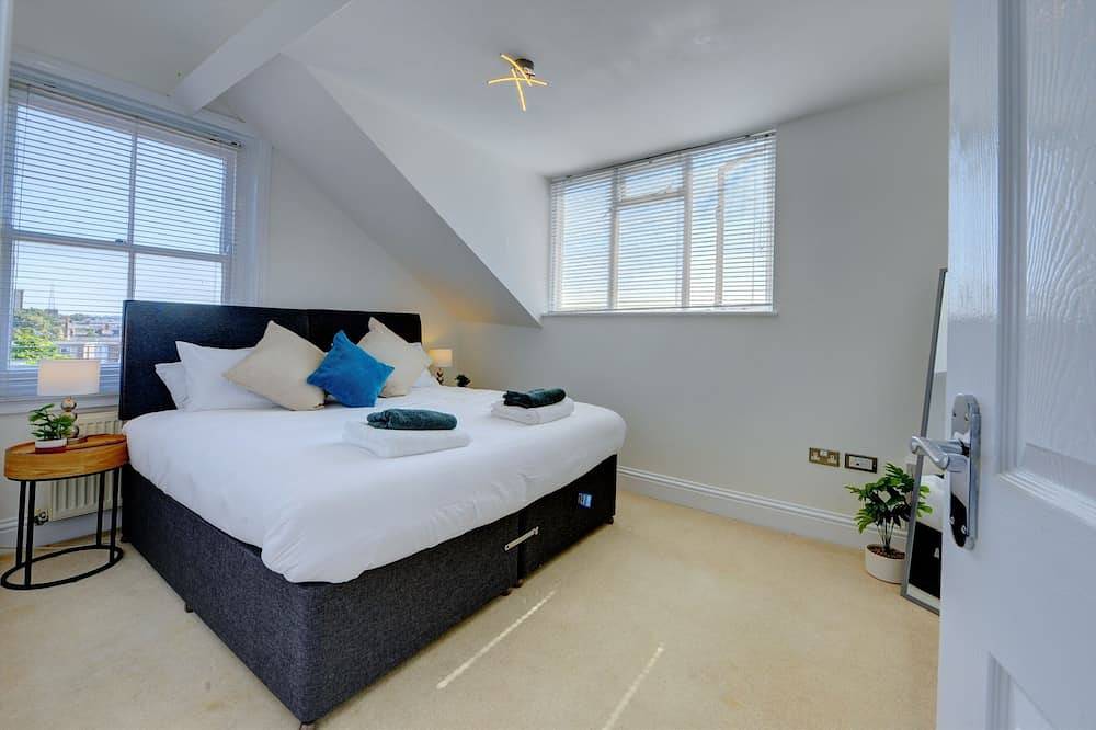 Entire apartment, Brand new bright & spacious apartment with views over Leamington Spa in Leamington Spa, Warwickshire