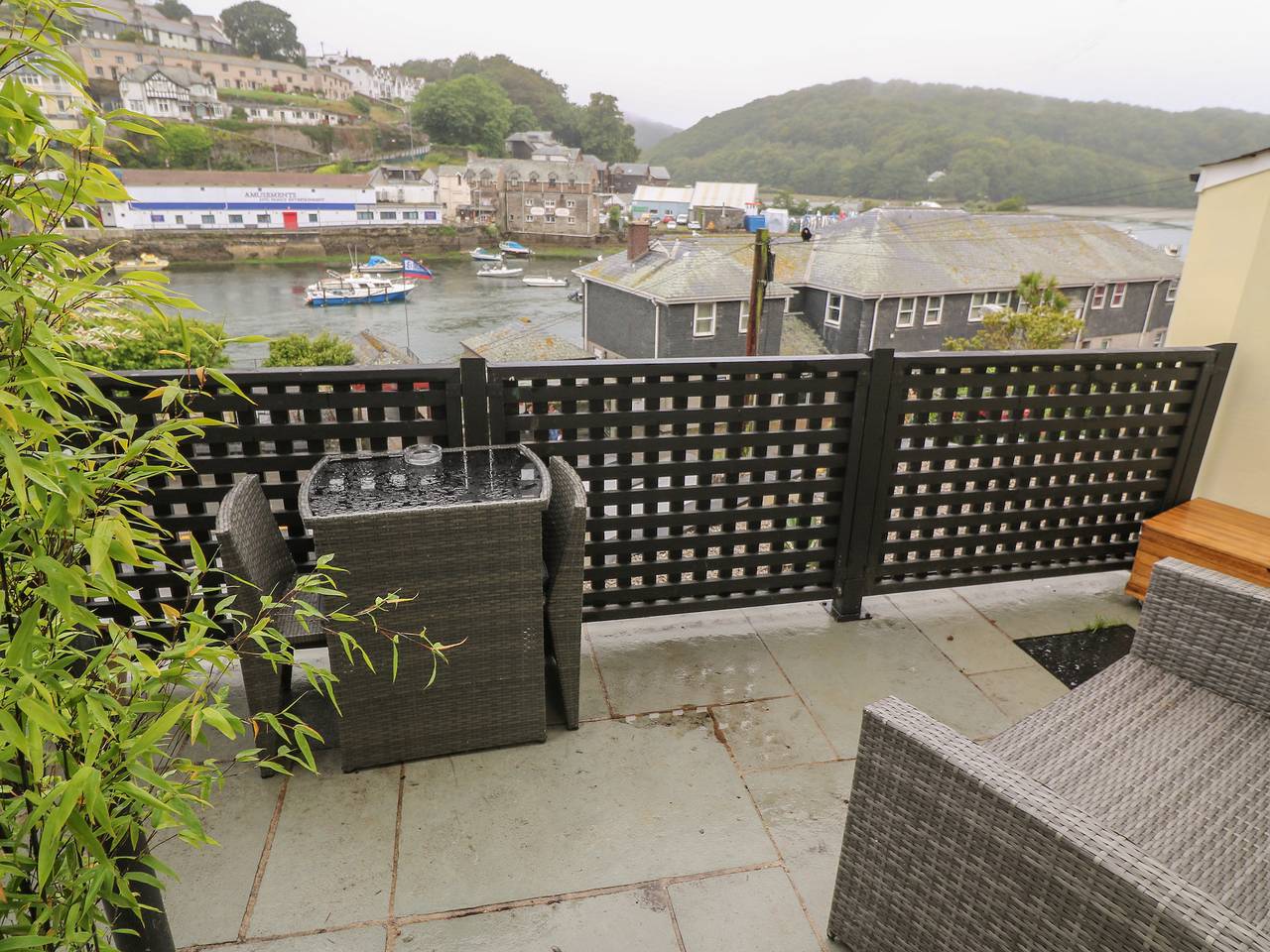 Entire apartment, 1 River View in Looe, Cornwall