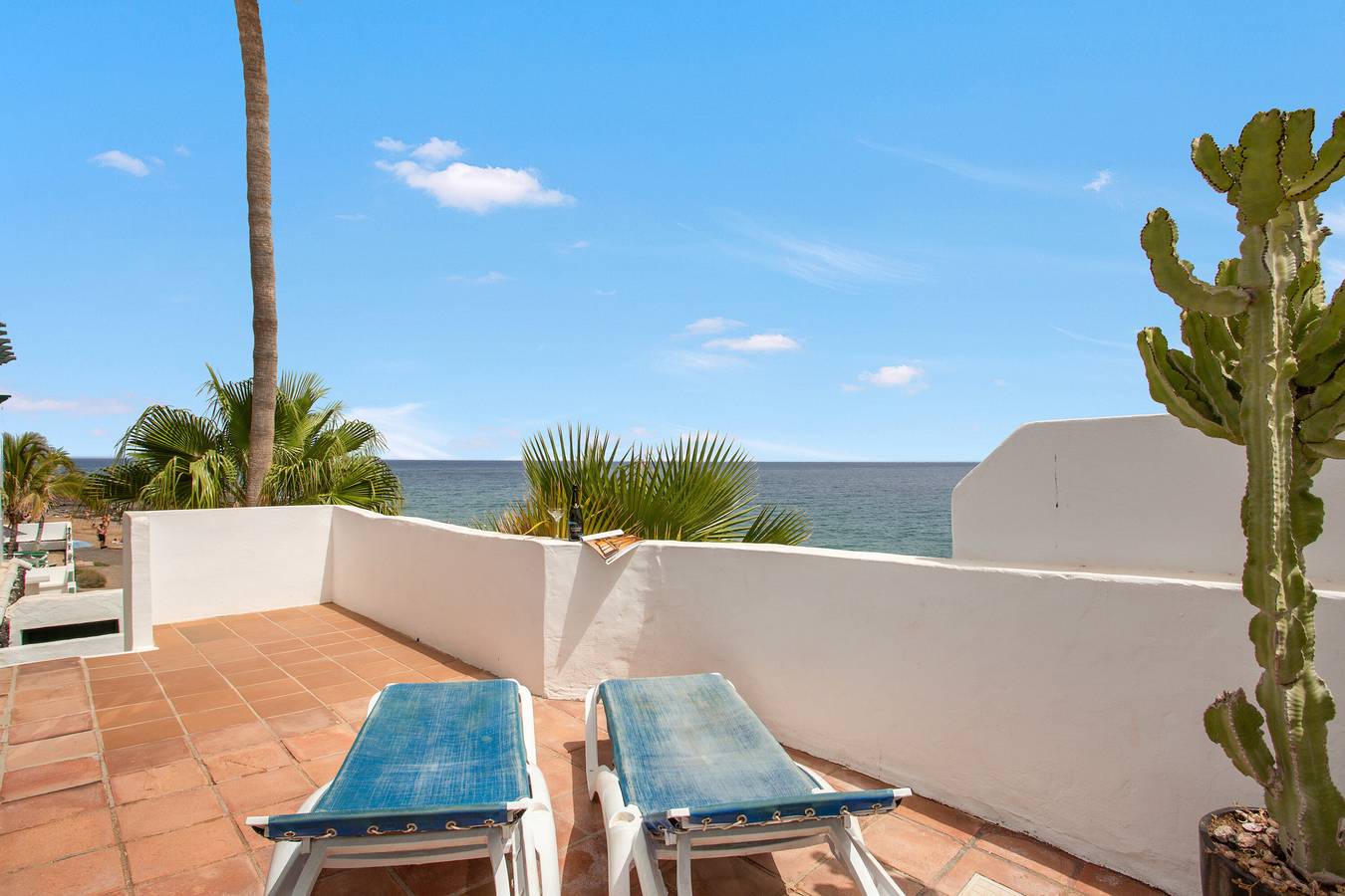 Vacaciones 'The Beach House Lanzarote' con vistas al mar, terraza privada y Wi-Fi in Puerto del Carmen, Tías