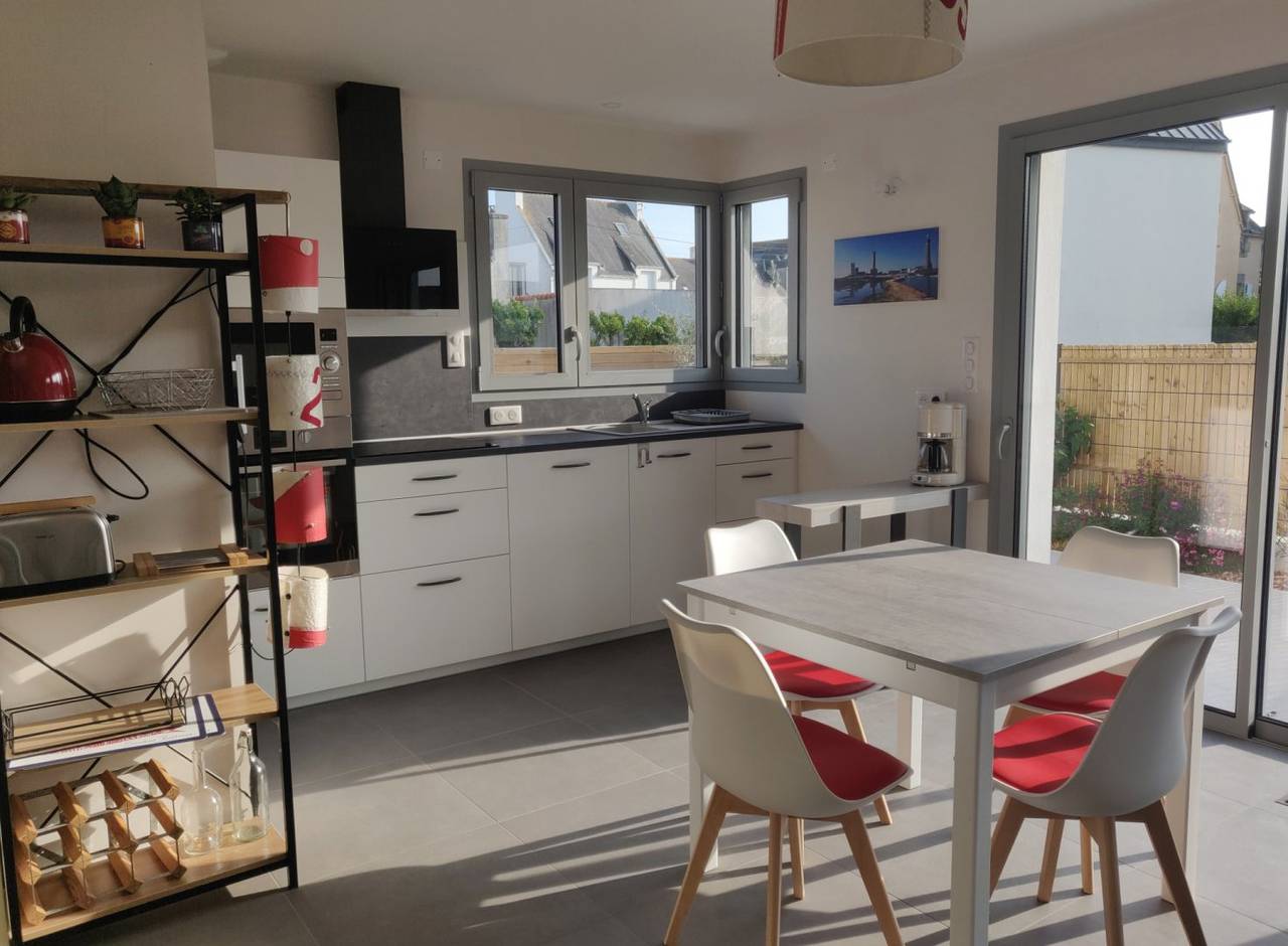 Maison bord de mer, plage, port, Gr34 à 200 m in Guilvinec, Région de Quimper