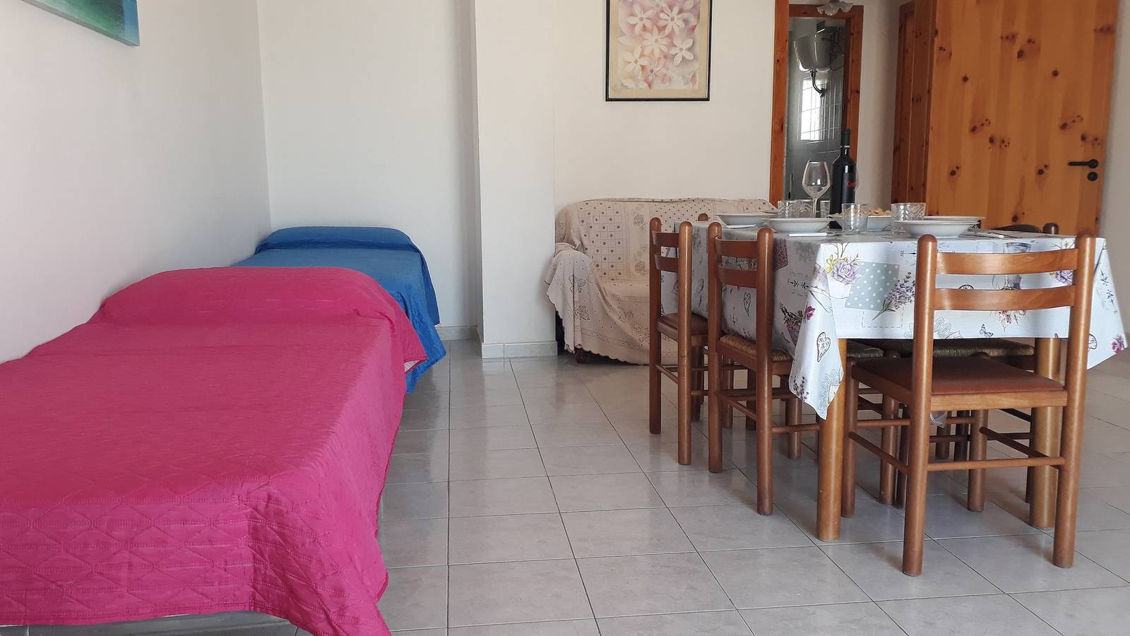 Ganze Wohnung, Zentrale Wohnung mit Balkon, nur wenige Meter vom Strand entfernt in Melendugno, Lecce Provinz