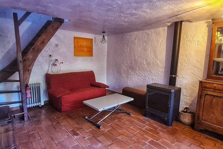 Bastidon, gîte in a peaceful setting between olive trees and swimming pool in Salernes, Draguignan region