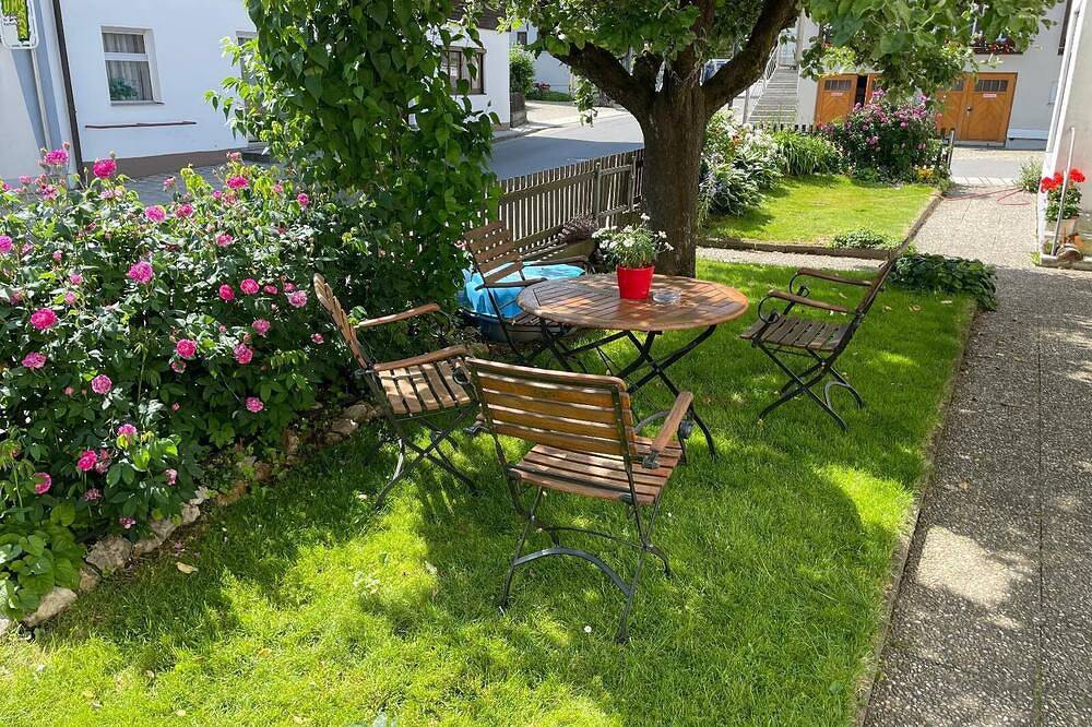 Ganze Wohnung, Helle, großzügige Ferienwohnung für die ganze Familie in Zandt, Ostbayern