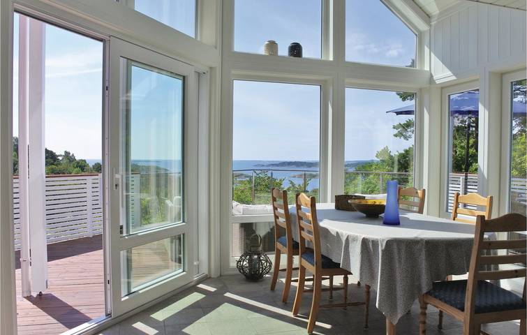 Ferienhaus für 8 Personen mit Terrasse in Arendal