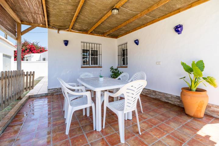 Ruhiges Haus "Casa Carlos" mit Pool, Terrasse, Garten & WLAN in Conil de la Frontera, Costa de la Luz