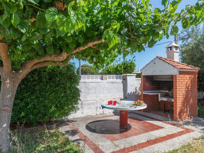 Location de vacances pour 5 personnes, avec terrasse et jardin, animaux acceptés dans Les Tres Cales - 2