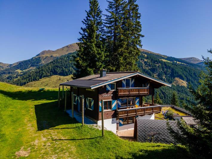 Chalet für 8 Personen, mit Balkon und Terrasse sowie Sauna