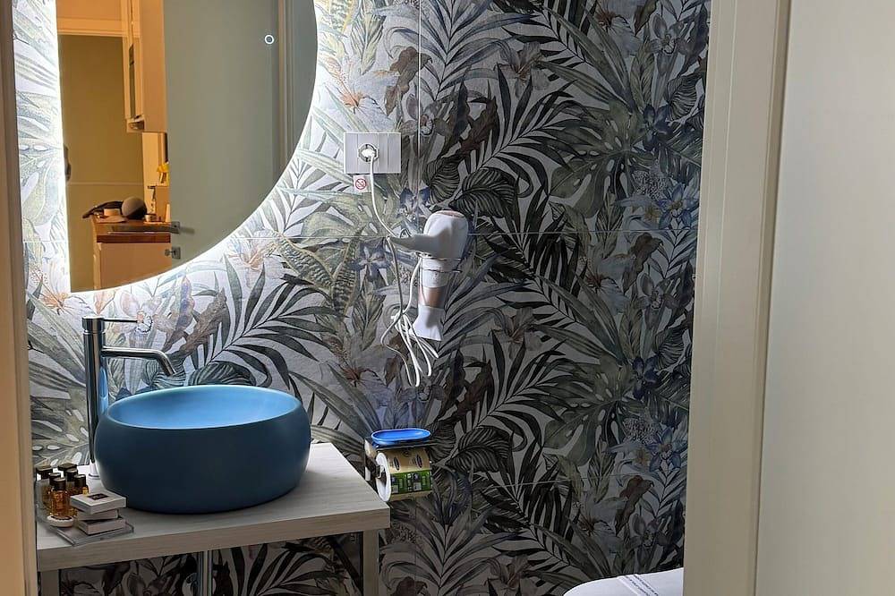 Ac Gold B&B-Deluxe Double/Double Room Single Beds in Reggio Calabria, Reggio Calabria Province