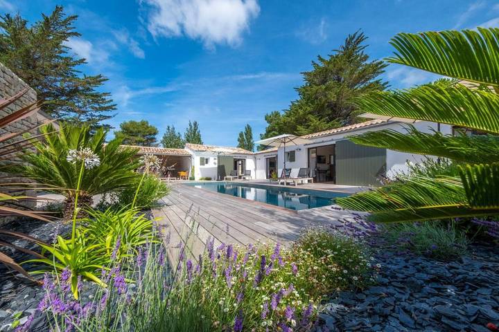 Chambre d’hôte pour 2 personnes, avec jardin ainsi que piscine et vue à Le Bois-Plage-en-Ré - 2