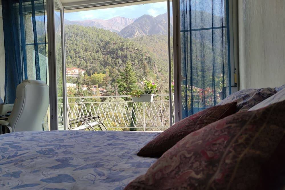 Entire apartment, Bel Appartement Avec vue Panoramique sur la Montagne in Vernet-les-Bains, Parc naturel régional des Pyrénées catalanes