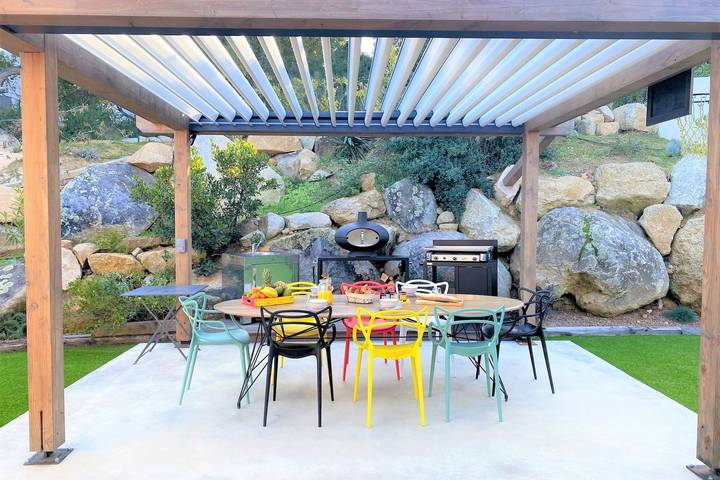 Location de vacances pour 8 personnes, avec piscine ainsi que terrasse et jardin, adapté aux familles dans Pinarellu - 3