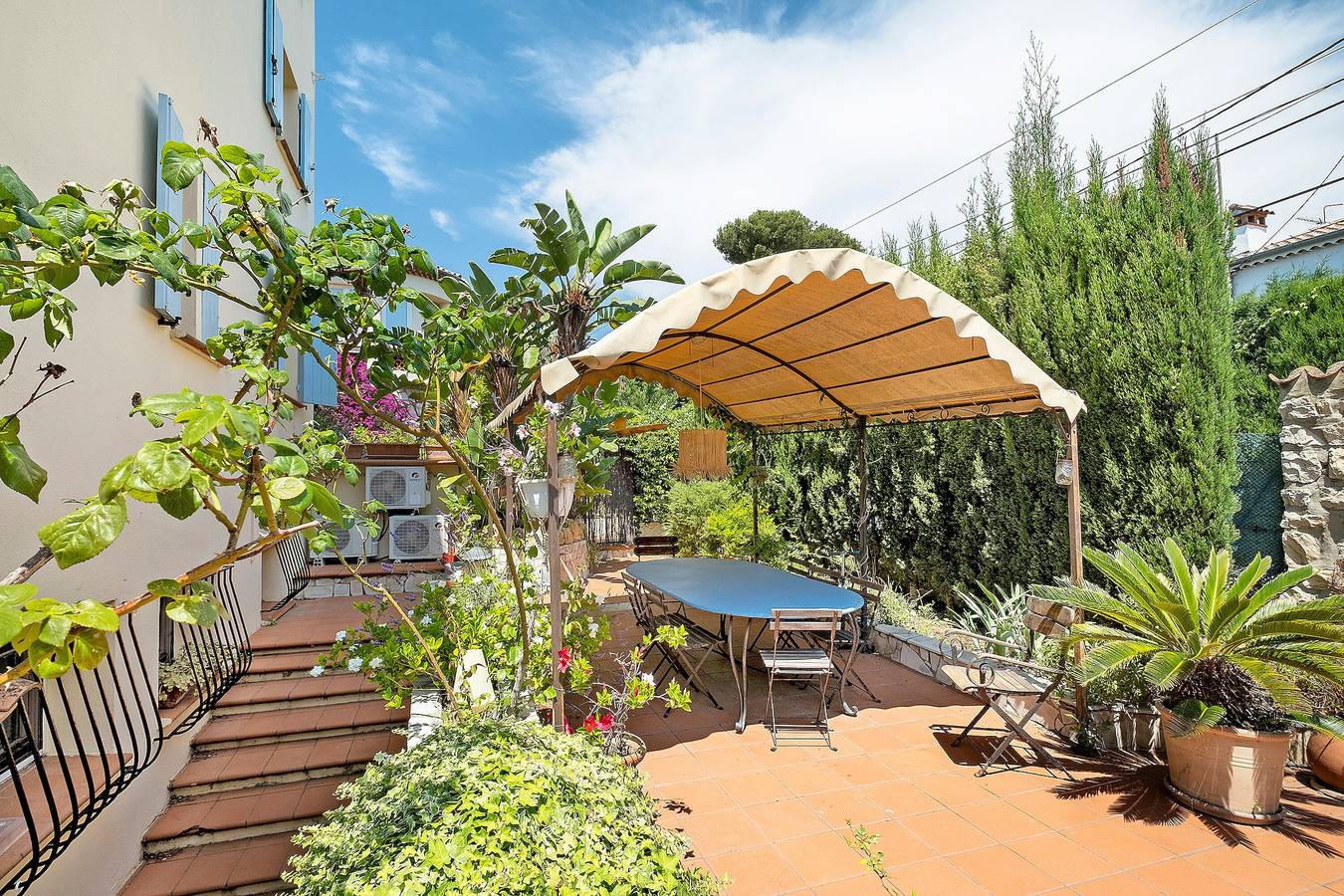 Apartamento entero, Apartamento «Cap d’Antibes, playa de la Garoupe» con terraza privada, Wi-Fi y aire acondicionado in Antibes, Costa mediterránea (Francia)