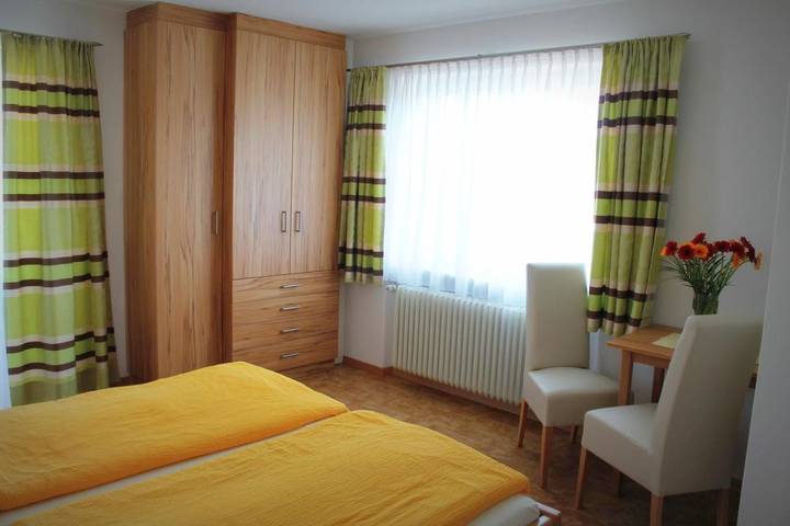 Ferienwohnung für 5 Personen, mit Ausblick und Garten sowie Seeblick in Irrsee - 2