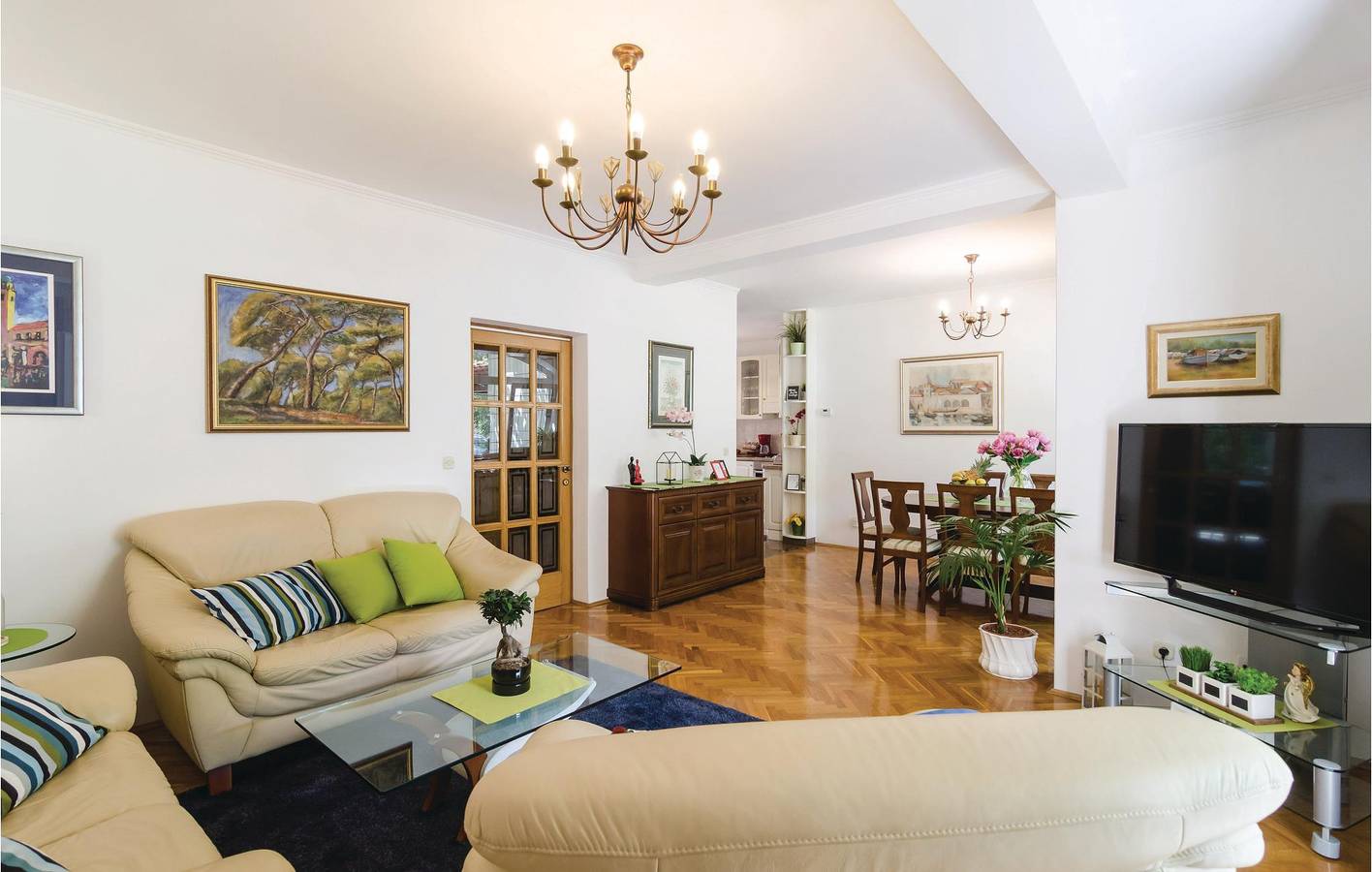 Gemütliche 2-Zimmer-Wohnung in der Nähe der Küste, des Stadtzentrums und eines saisonalen Pools in Mokosica, Dubrovnik-Neretva