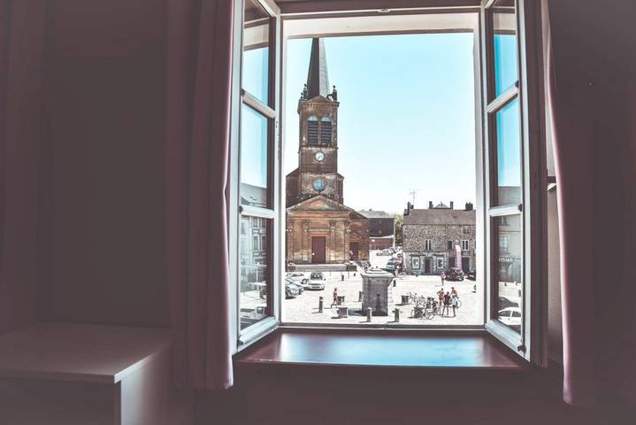 Hôtel pour 2 personnes, avec Terrasse et Vue dans Office De Tourisme De Revin