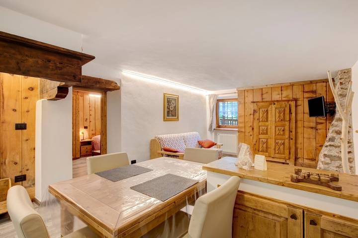 Hel lejlighed, Apartment 'Les Cles - Genepy' with Mountain View, Balcony and Wi-Fi in Bois De Clin, Valsavarenche