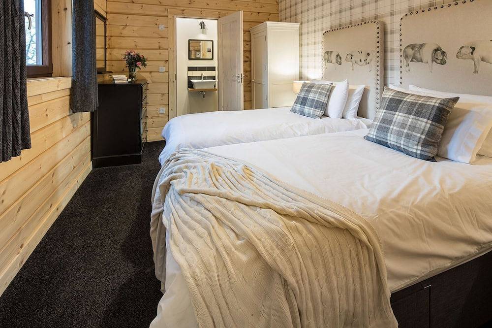 Herdwick - sleeps 6 guests  in 3 bedrooms in Yorkshire Dales National Park