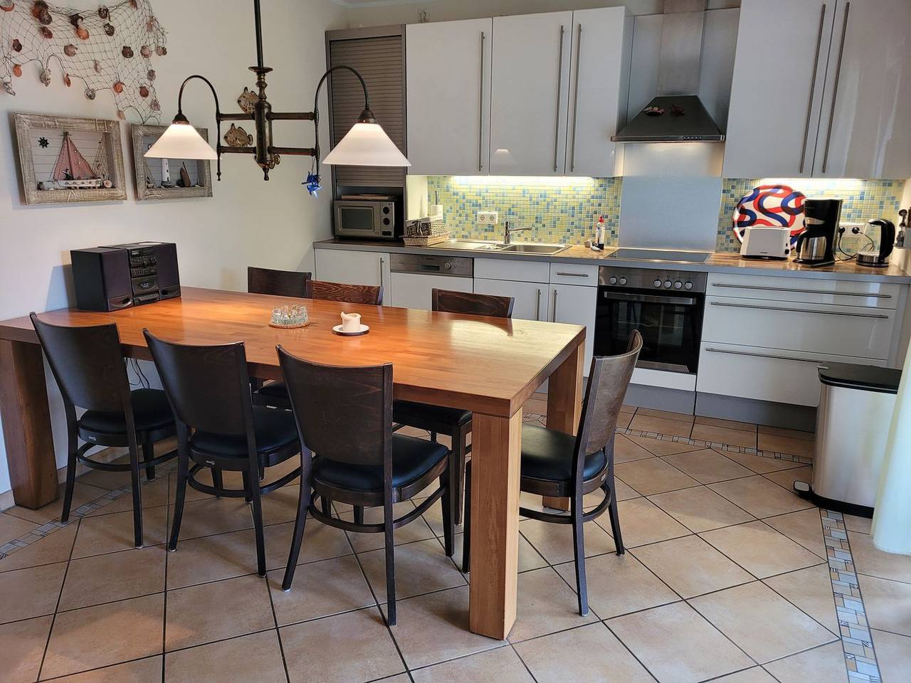Ganze Wohnung, Gehobene ebenerdige Ferienwohnung direkt am Deich in Fedderwardersiel in Fedderwardersiel, Butjadingen