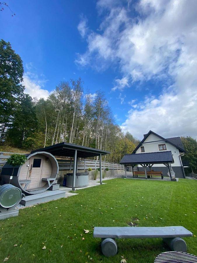 Apartament wakacyjny dla 10 osób, z sauna i widok oraz ogród w Brenna