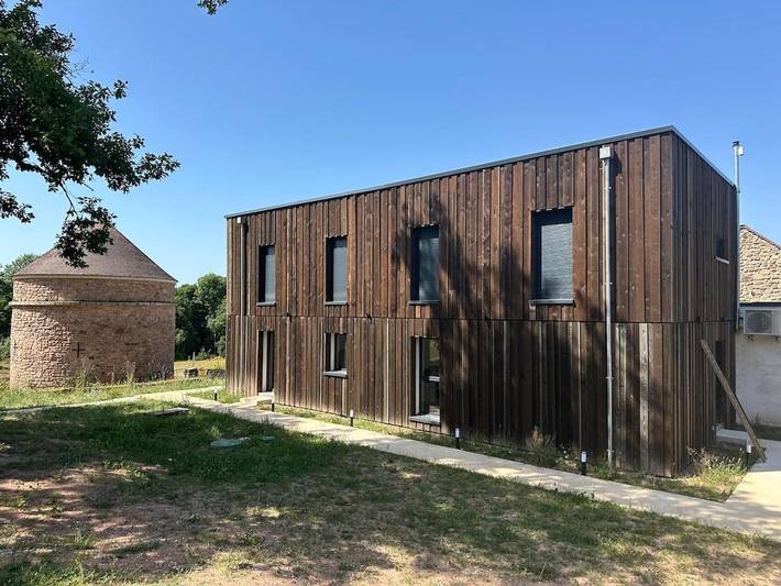 Gîte pour 10 personnes, avec balcon à Saint-Germain-des-Champs