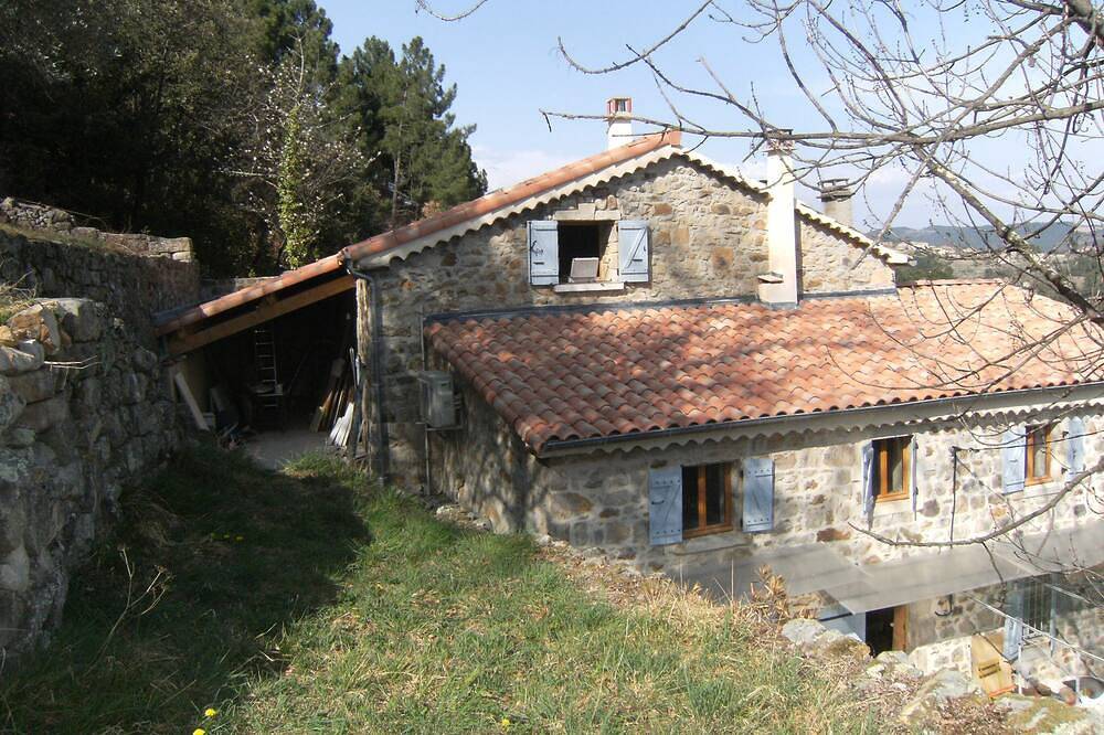 Maison traditionnelle ardéchoise 6 couchages in Parc naturel régional des Monts d'Ardèche