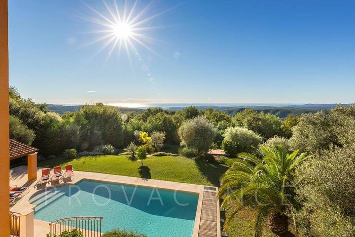 Villa pour 8 personnes, avec balcon/terrasse à Tourrettes-sur-Loup - 2