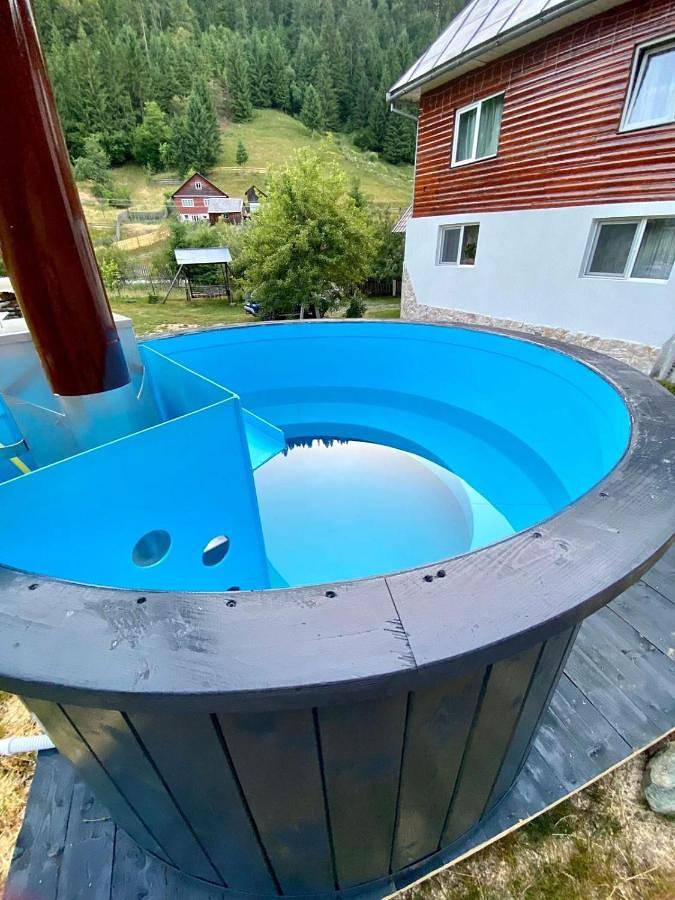 Agriturismo per 2 persone, con terrazza e panorama nonché piscina e giardino in Alba Iulia (Romania)