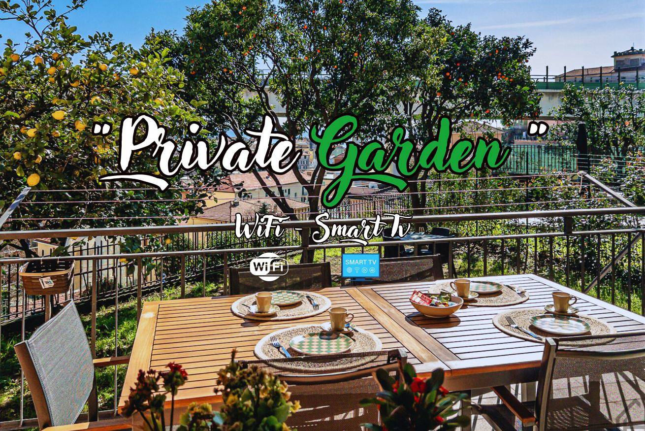 Apartamento entero, [Jardín Privado] Playas a 900m • Wifi • Smarttv in Varazze (City), Varazze