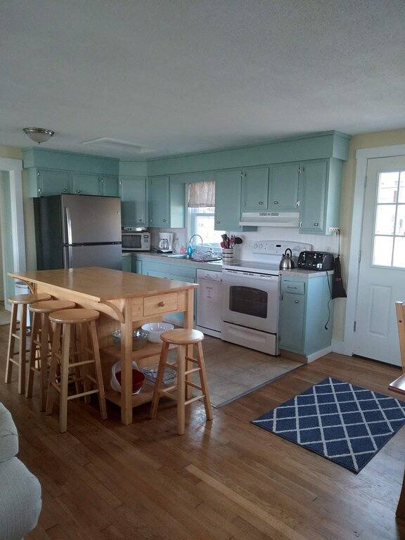Vacation rental for 8 people, with balcony and yard, with pets in Kennebunk