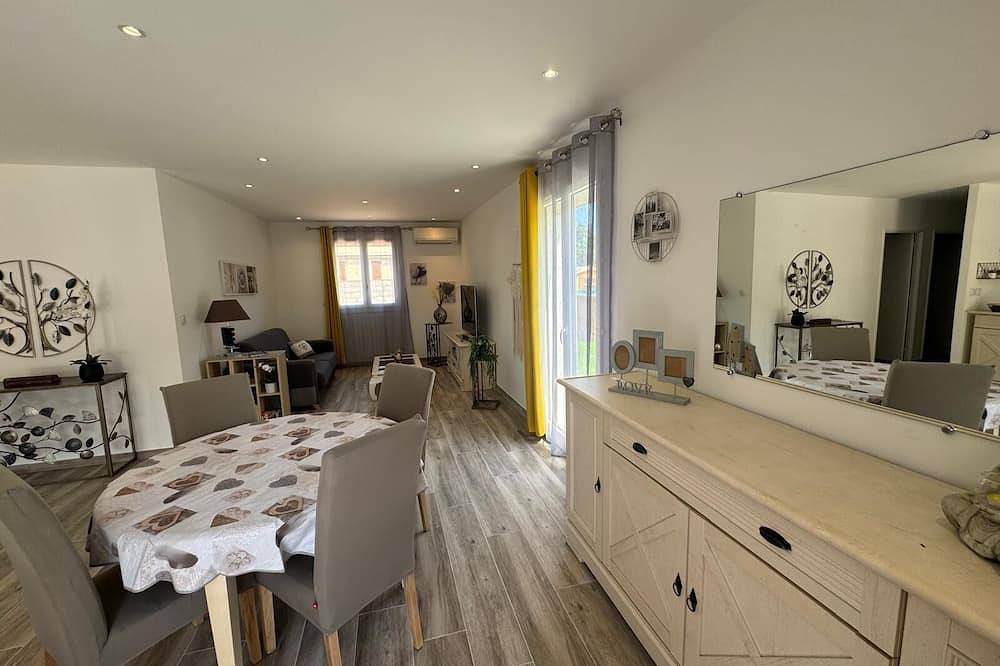 The \"Villa Maeva\" sleeps 6, has a swimming pool, parking and garage 15 minutes from the beach. in Florensac, Mittelmeerküste (Frankreich)