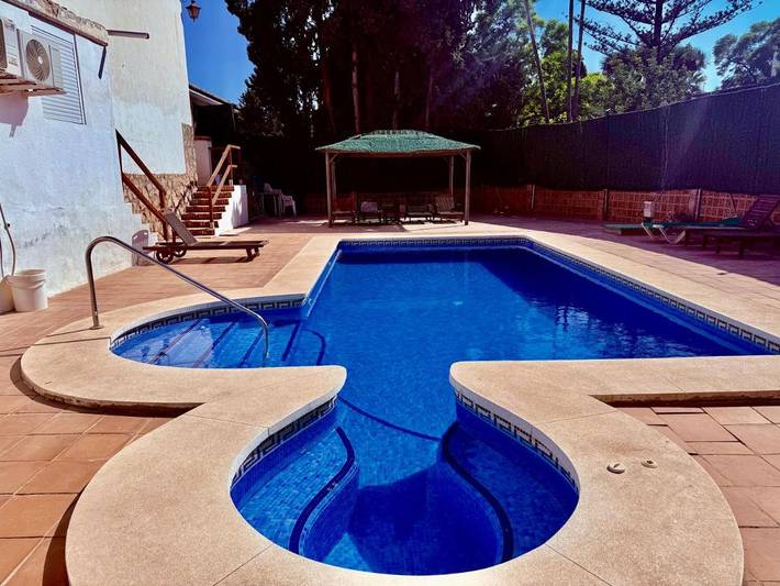 Casa de huéspuedes para 2 personas, con terraza y jardín en Málaga