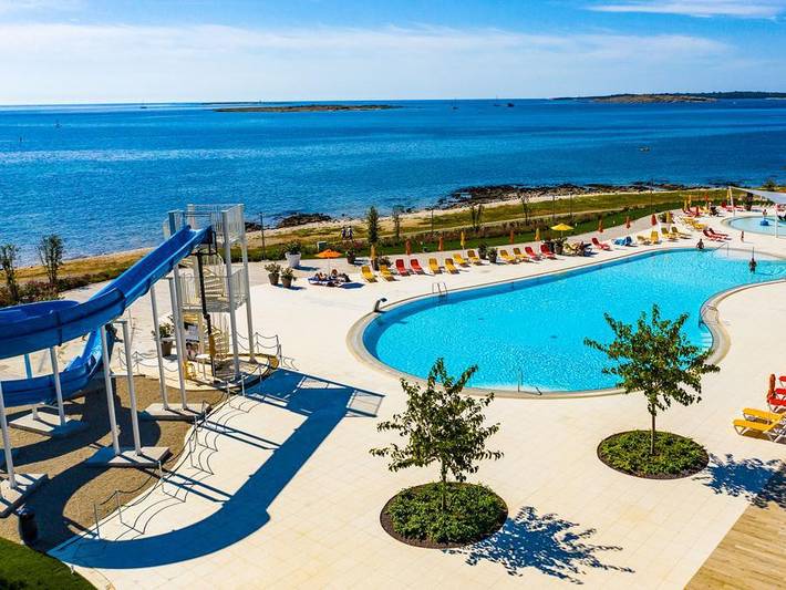 Camping für 3 Personen, mit Balkon und Kinderpool sowie Pool in Medulin