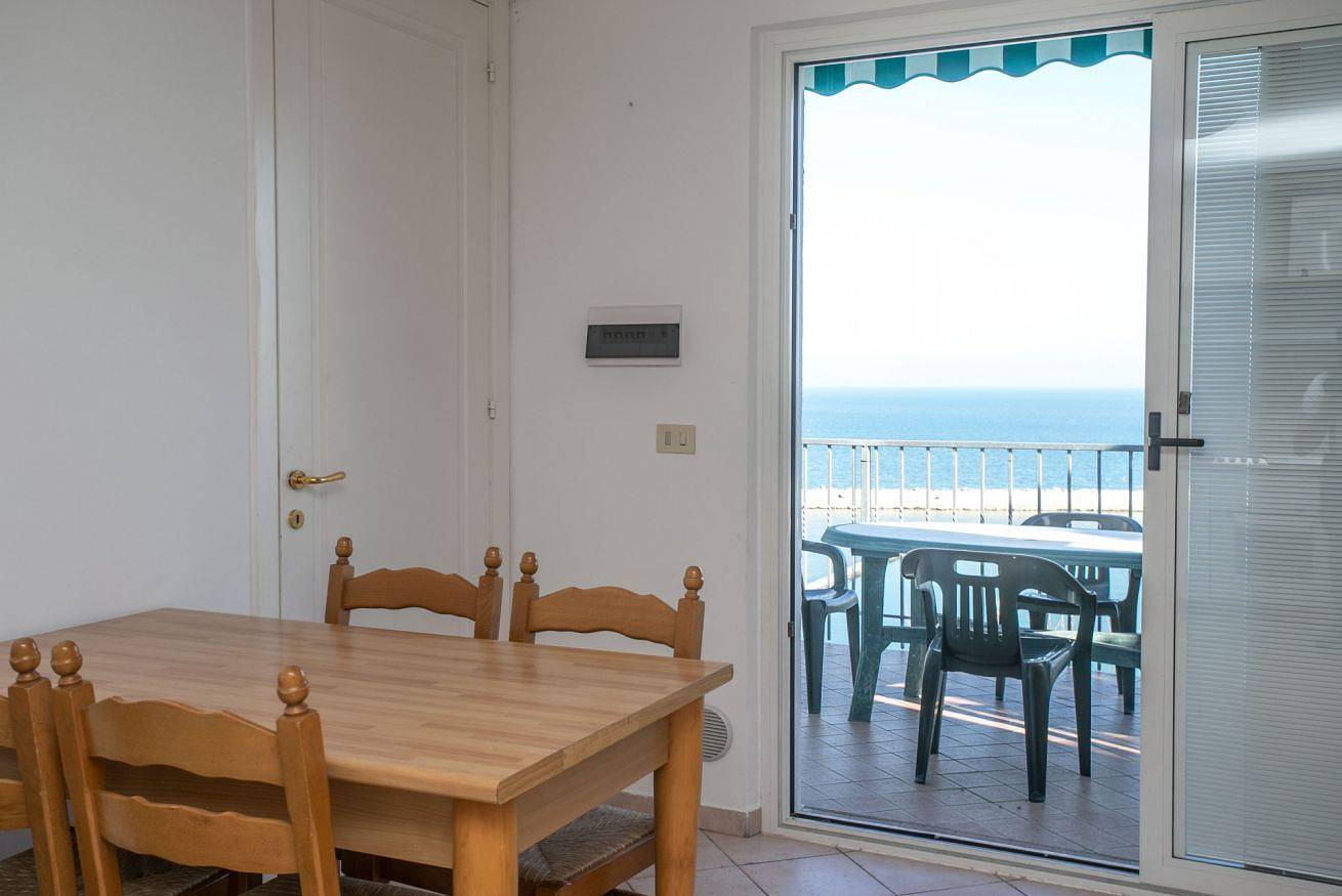Apartamento entero, N033 - Numana, two-room apartment with wonderful terrace overlooking the sea in Numana, Riviera del Conero