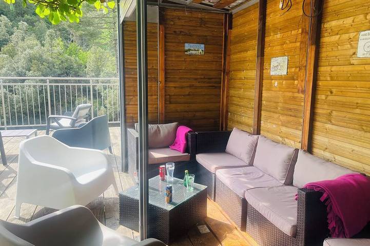 Gîte pour 4 personnes, avec terrasse ainsi que jardin et piscine, animaux acceptés à Saumane - 4