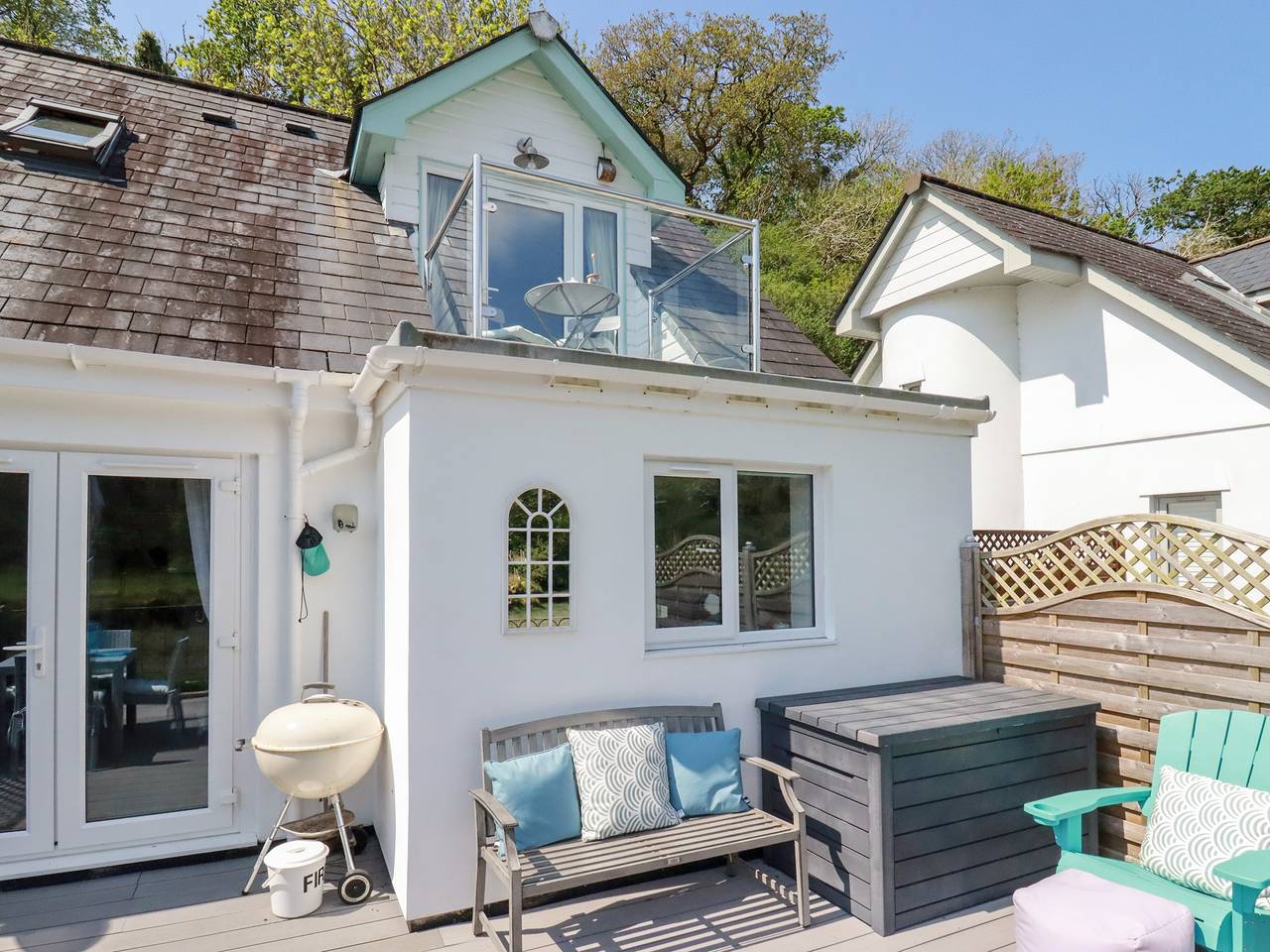 Glamping for 4 People in Cornwall, South West England