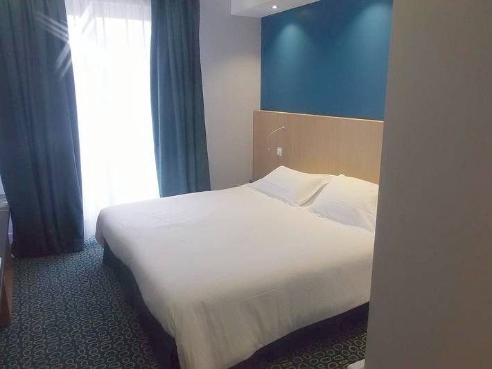 Hôtel pour 2 personnes, avec jardin et terrasse, animaux acceptés à Joigny - 4