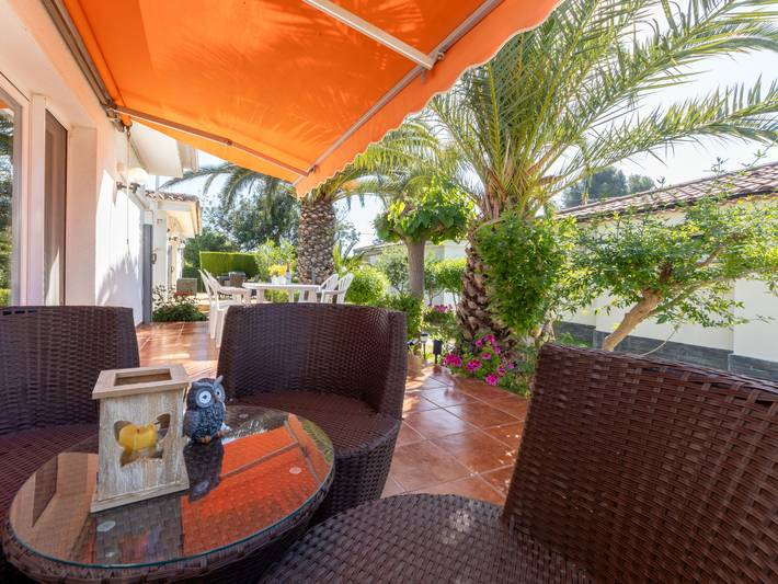 Bungalow para 4 personas, con jardín en Vilafortuny
